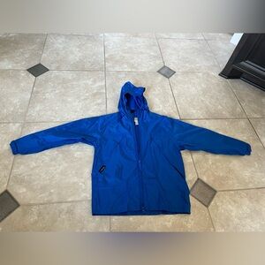 Cabela’s Boy’s Blue Packable Rain Jacket Size Medium